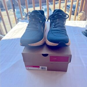Altra woman preowned gym shoes W 11 very comfortable and wide